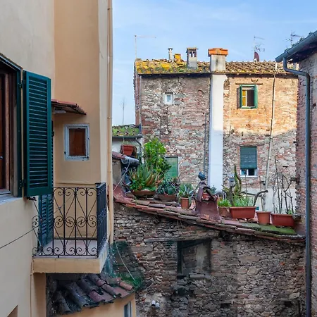 Dentro Le Mura, Ampia Casa 3 Min Comics